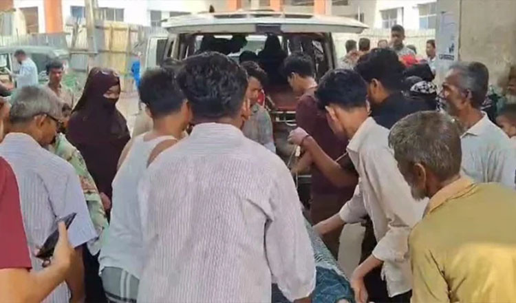 লক্ষ্মীপুরে ছেলেসহ তিনজনকে কুপিয়ে ছাদ থেকে লাফ, সাবেক পুলিশ সদস্যের মৃত্যু