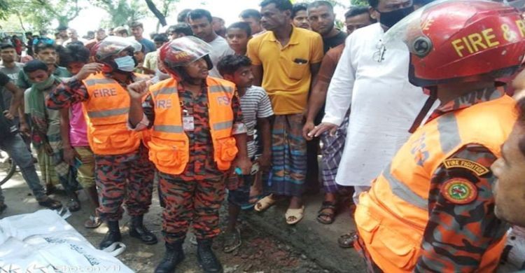 ঝিনাইদহে বাসচাপায় প্রাণ গেল দুই জনের